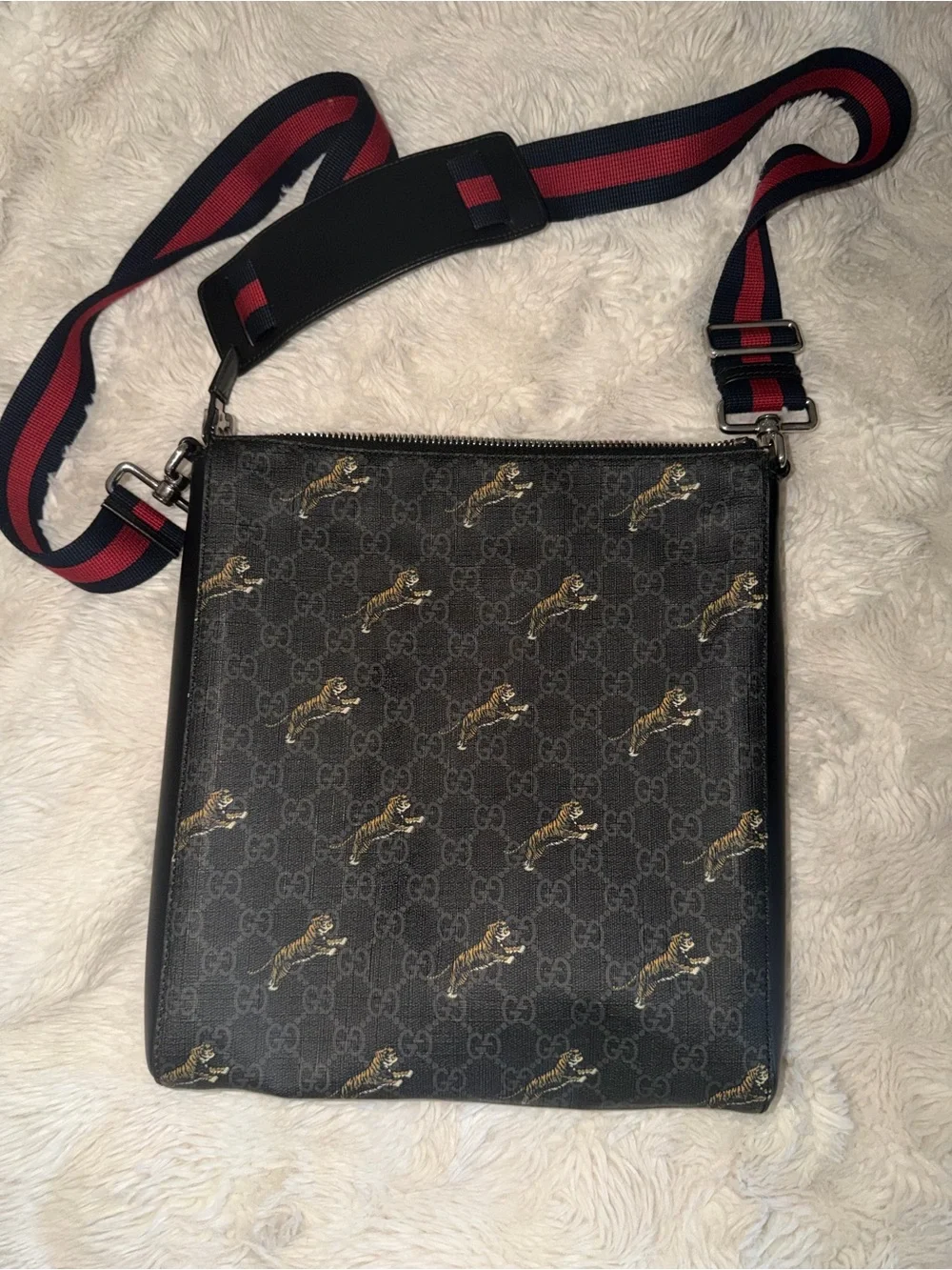 Gucci Black GG Supreme Tiger Print Messenger Bag with Red-Navy Strap